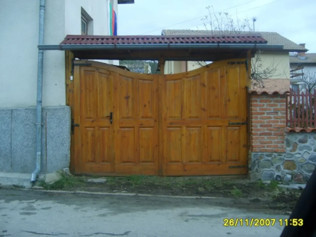 Гаражна врата